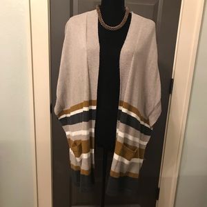 Adorable Poncho in great fall/winter colors